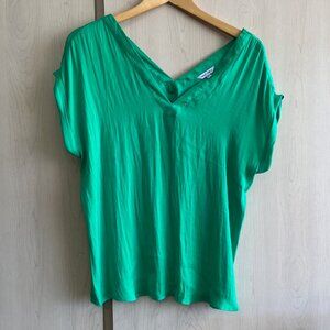 Naked Zebra Womens‎ V-Neck Front Blouse Sz Medium Spring Green